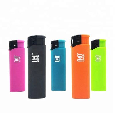 五色 プラスチックの再充電可能なガス点灯器 8.2*2.42*1.23cm 中国からの材料