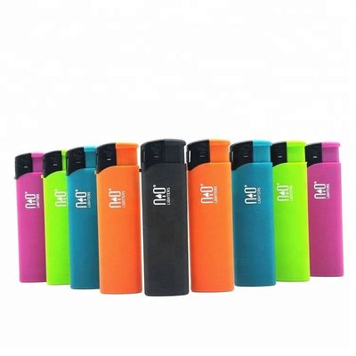 五色 プラスチックの再充電可能なガス点灯器 8.2*2.42*1.23cm 中国からの材料
