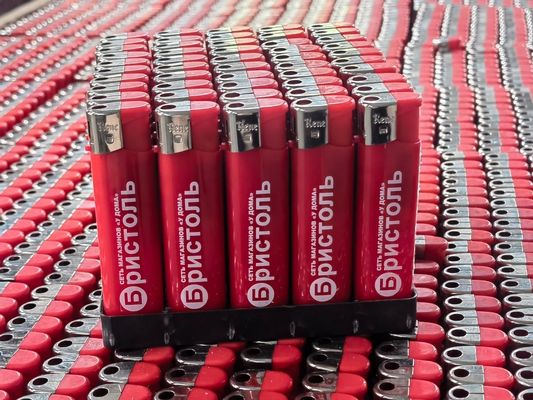スリムなデザインのためのブラックゴムカラープラスチック電子ライター
