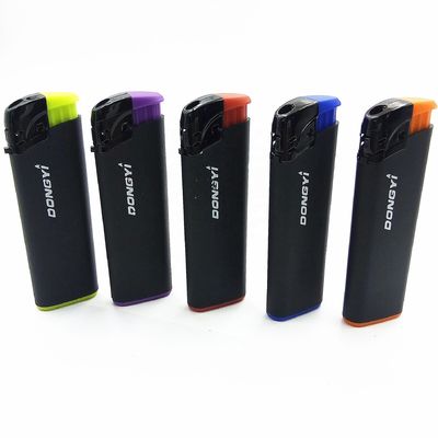 カスタマイズされた要求 色のついた使い捨てガスのプラスチックライター 8.2*2.6*1.14cm